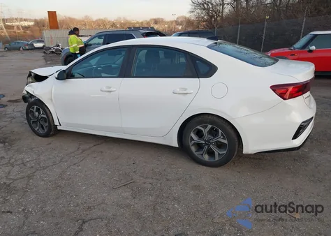 2020 Kia Forte Lxs z USA, uszkodzony, nr VIN 3KPF24AD5LE145060